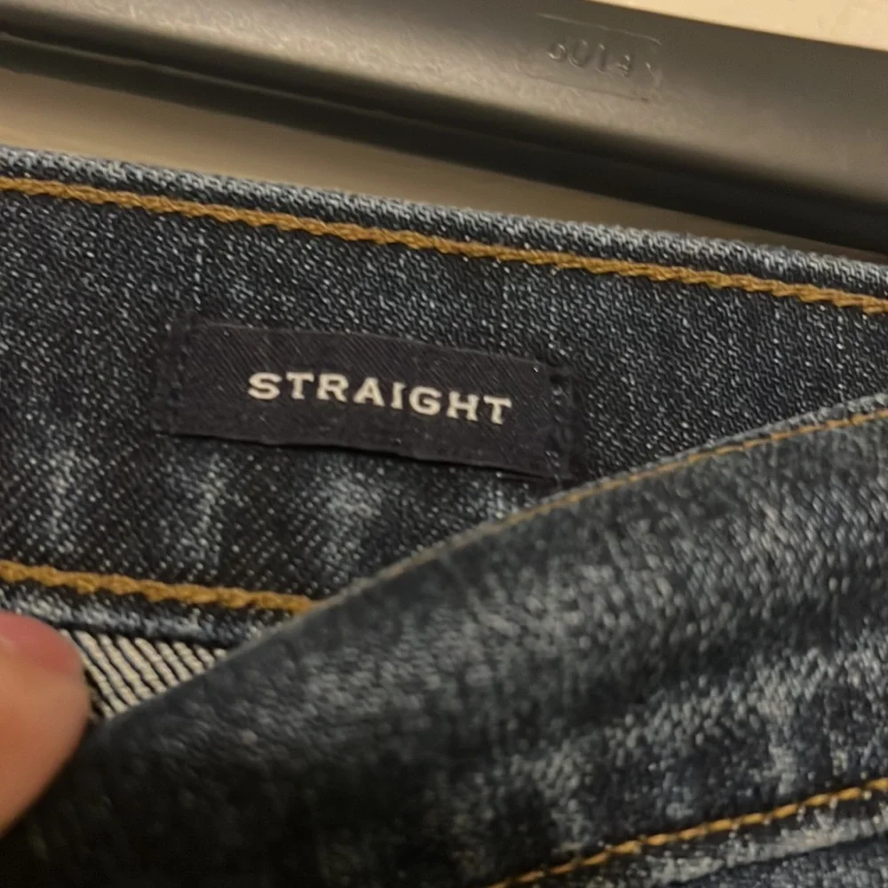 NWT J Crew Men’s Straight-fit jean in vintage flex